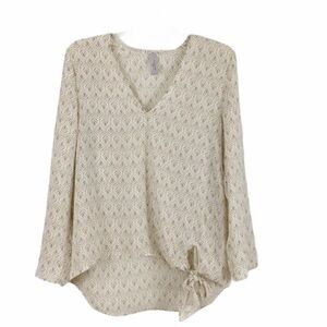 Mahina Ivory Leaf Print V-neck  Long Sleeve Top Size Medium